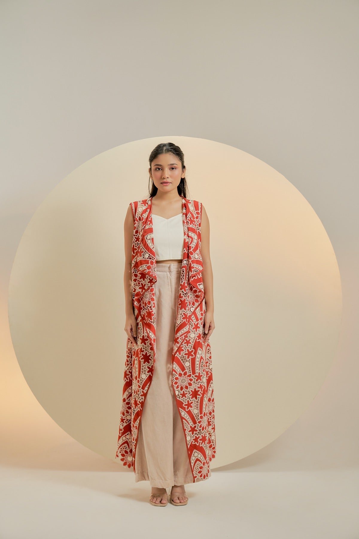 Red Long sleeveless jacket with inner