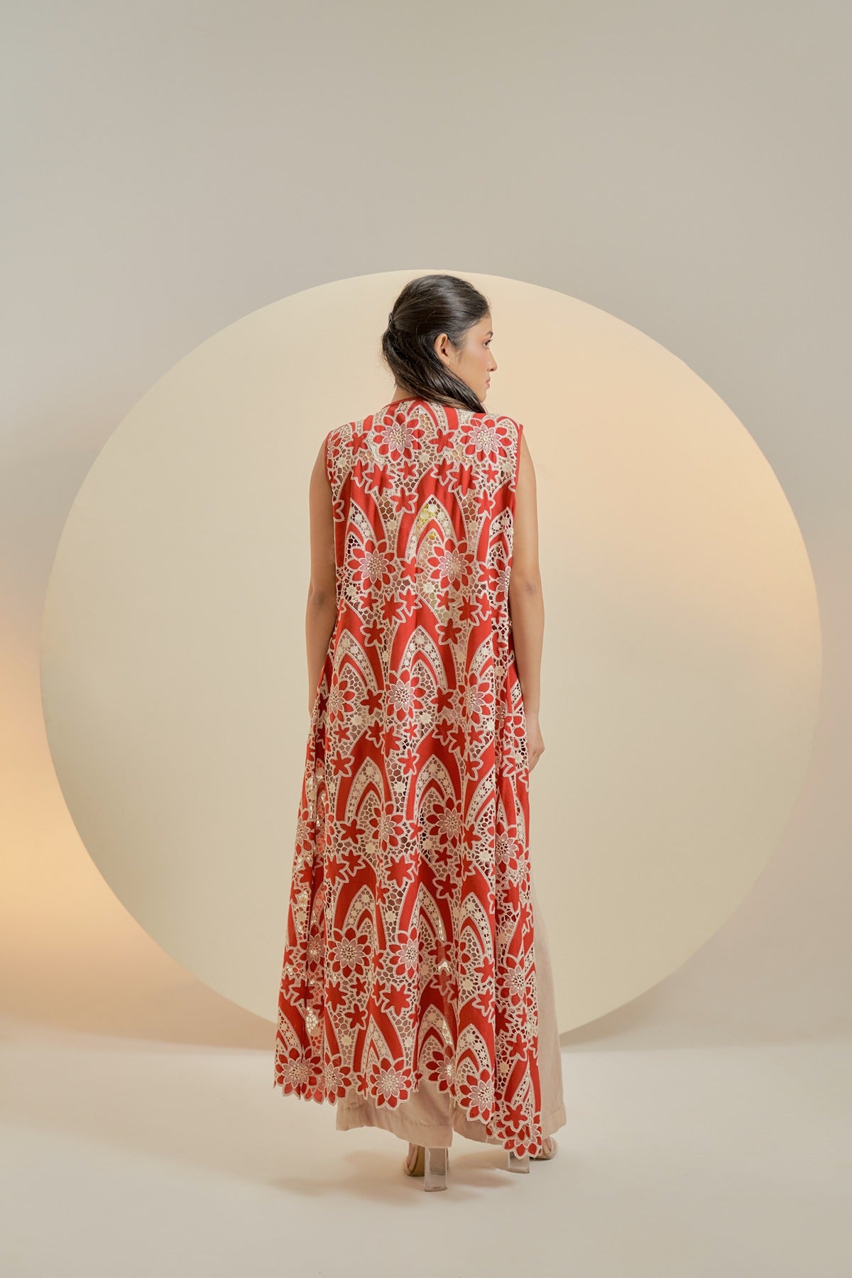 Red Long sleeveless jacket with inner