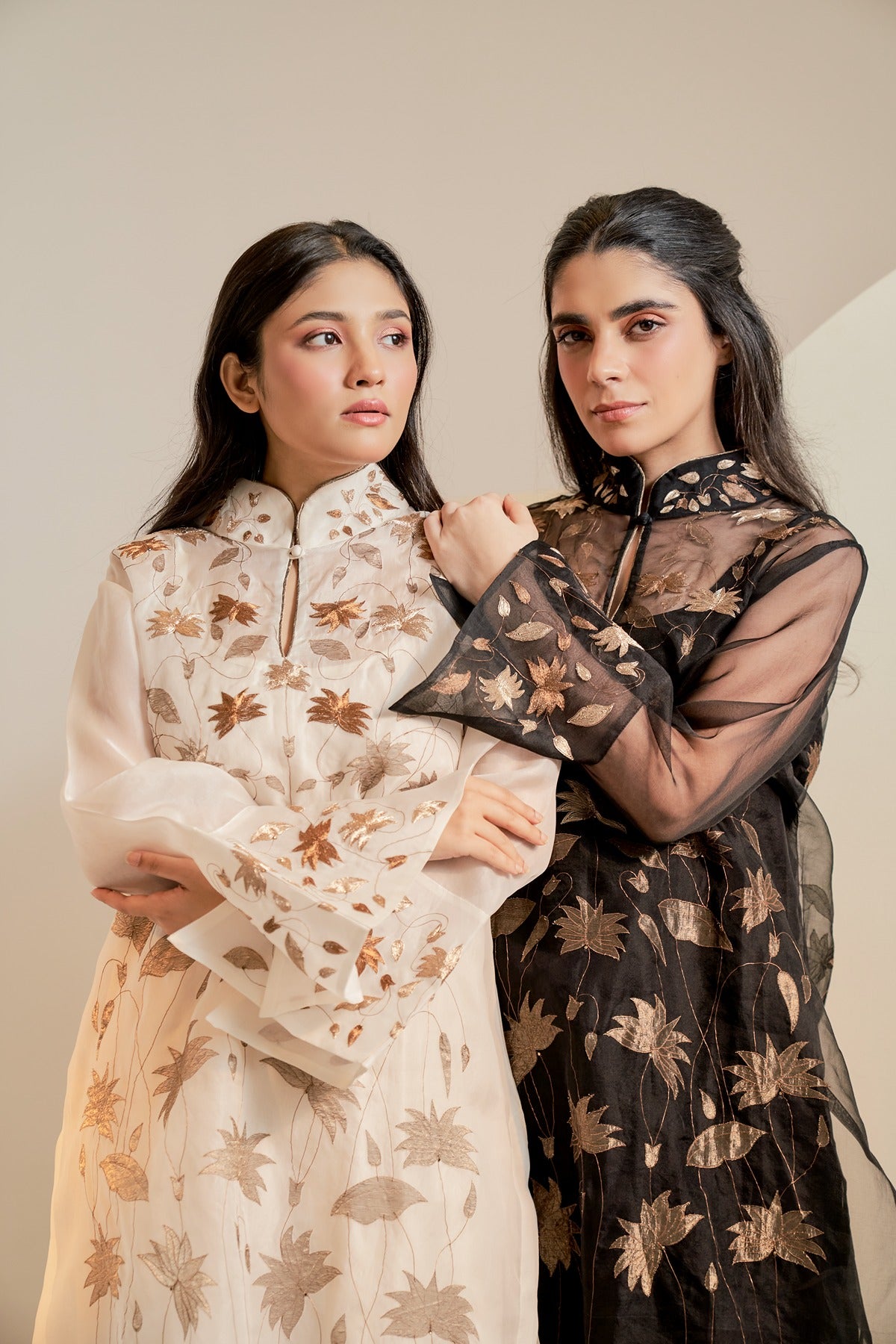 Off white pure organza kurta with pure tissue applique embroidery