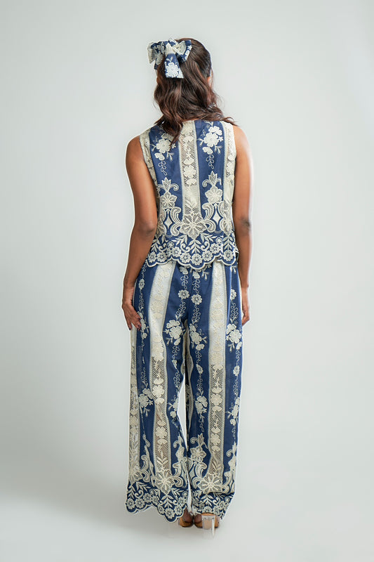 Navy Thread embroidery trousers