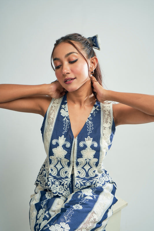Navy Thread embroidery vest with inner